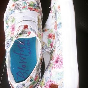 Blowfish slip on